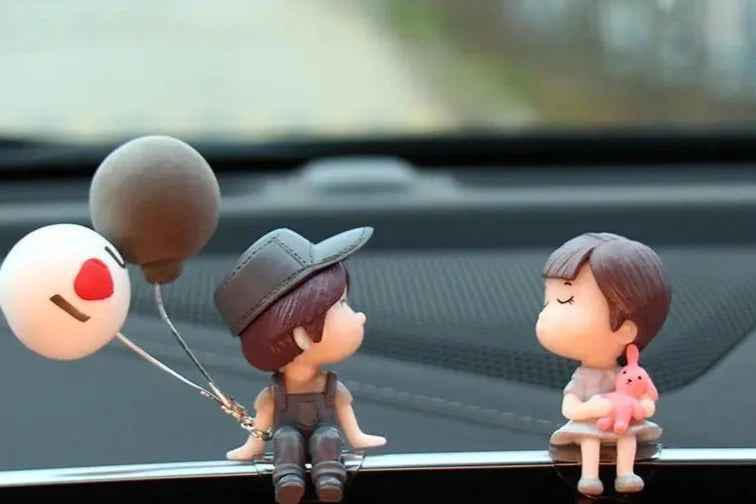 Cute Cartoon Couples Car Decoration – Romantic Figurines with Balloon Ornament for Dashboard & Auto Interior